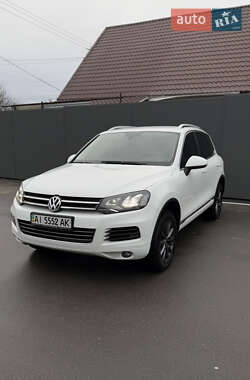 Внедорожник / Кроссовер Volkswagen Touareg 2014 в Киеве