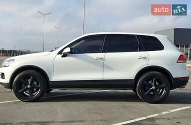 Внедорожник / Кроссовер Volkswagen Touareg 2013 в 