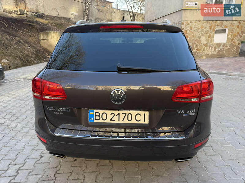 Внедорожник / Кроссовер Volkswagen Touareg 2010 в Тернополе