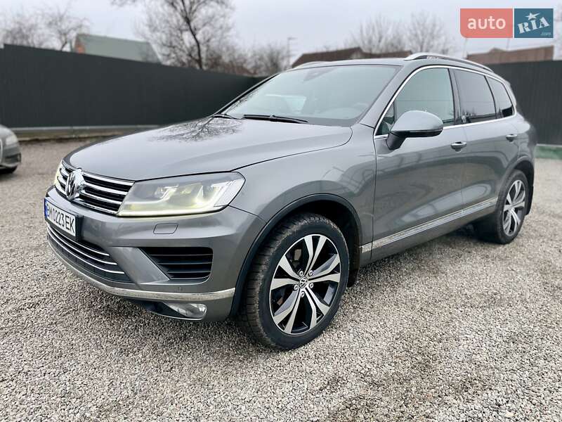 Внедорожник / Кроссовер Volkswagen Touareg 2016 в 