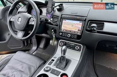 Внедорожник / Кроссовер Volkswagen Touareg 2016 в 