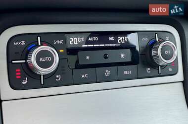 Внедорожник / Кроссовер Volkswagen Touareg 2016 в 