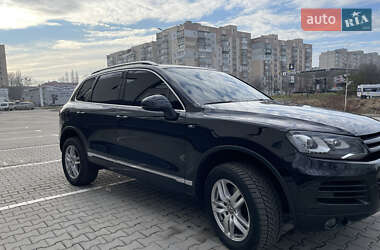 Внедорожник / Кроссовер Volkswagen Touareg 2014 в Хмельницком