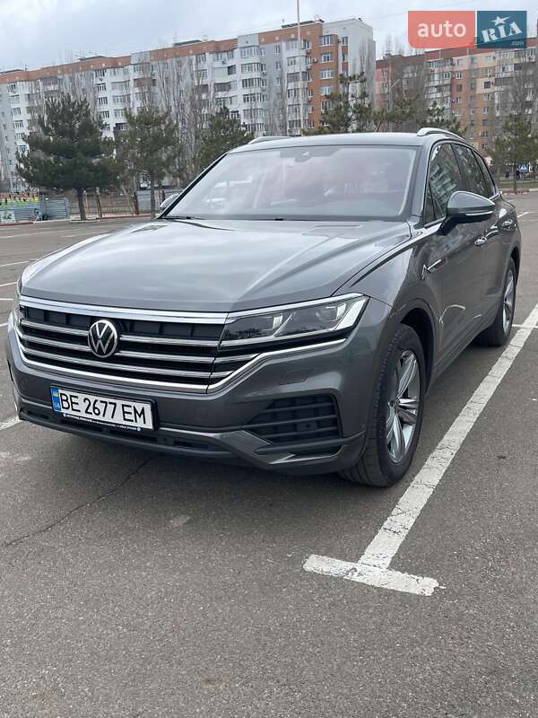 Внедорожник / Кроссовер Volkswagen Touareg 2021 в Николаеве