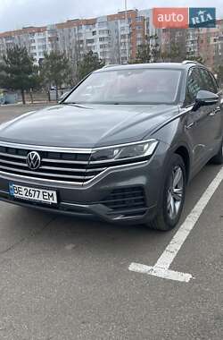 Внедорожник / Кроссовер Volkswagen Touareg 2021 в Николаеве