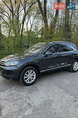Внедорожник / Кроссовер Volkswagen Touareg 2012 в 
