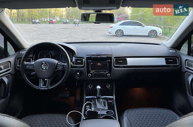 Внедорожник / Кроссовер Volkswagen Touareg 2012 в 