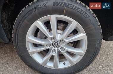 Внедорожник / Кроссовер Volkswagen Touareg 2015 в 