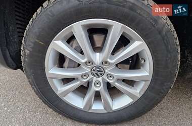 Внедорожник / Кроссовер Volkswagen Touareg 2015 в 