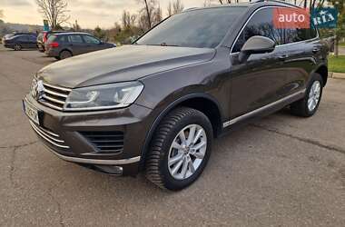 Внедорожник / Кроссовер Volkswagen Touareg 2015 в 