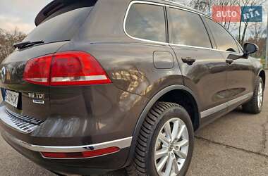 Внедорожник / Кроссовер Volkswagen Touareg 2015 в 