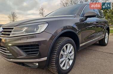 Внедорожник / Кроссовер Volkswagen Touareg 2015 в 