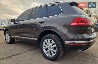 Внедорожник / Кроссовер Volkswagen Touareg 2015 в 