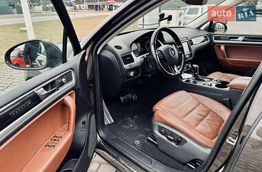 Внедорожник / Кроссовер Volkswagen Touareg 2017 в 