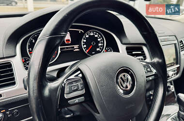 Внедорожник / Кроссовер Volkswagen Touareg 2017 в 