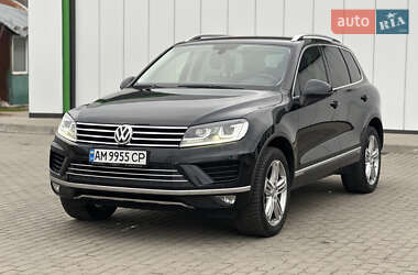 Позашляховик / Кросовер Volkswagen Touareg 2015 в Житомирі