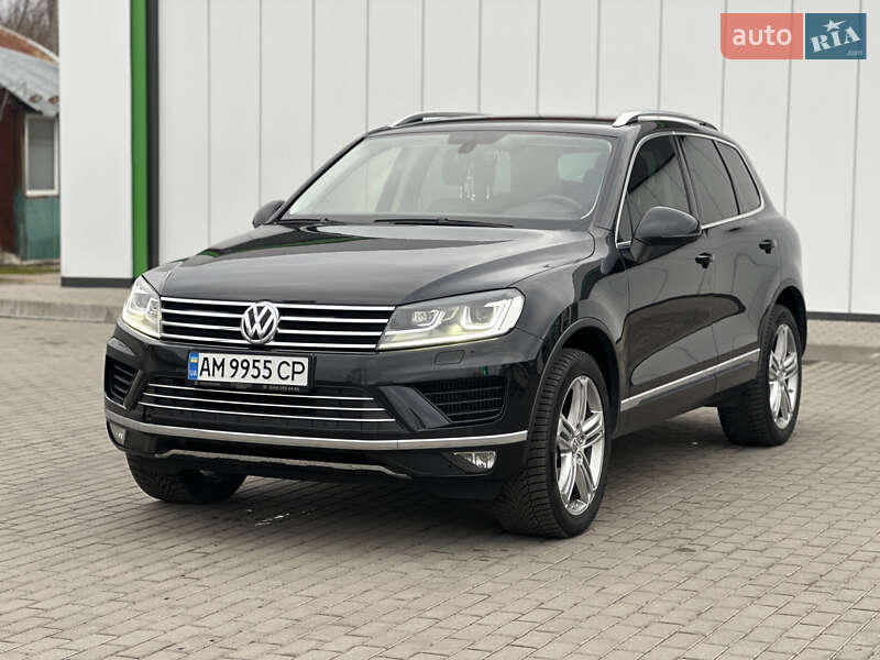 Внедорожник / Кроссовер Volkswagen Touareg 2015 в Житомире