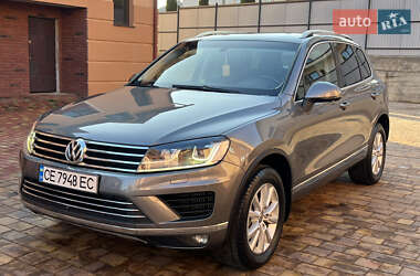 Внедорожник / Кроссовер Volkswagen Touareg 2014 в Черновцах