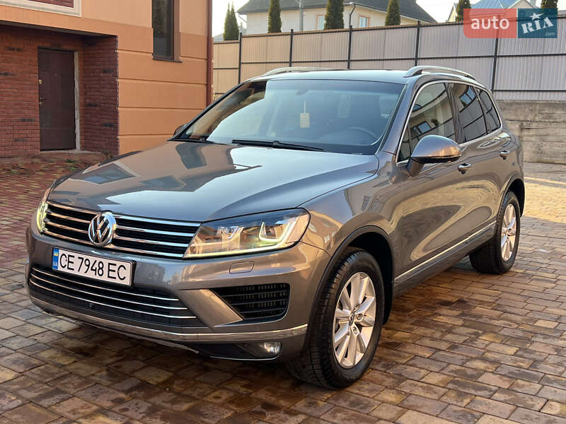 Внедорожник / Кроссовер Volkswagen Touareg 2014 в Черновцах