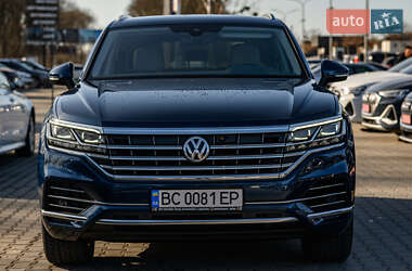 Внедорожник / Кроссовер Volkswagen Touareg 2018 в 