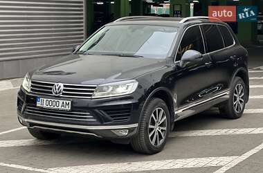 Позашляховик / Кросовер Volkswagen Touareg 2016 в Києві