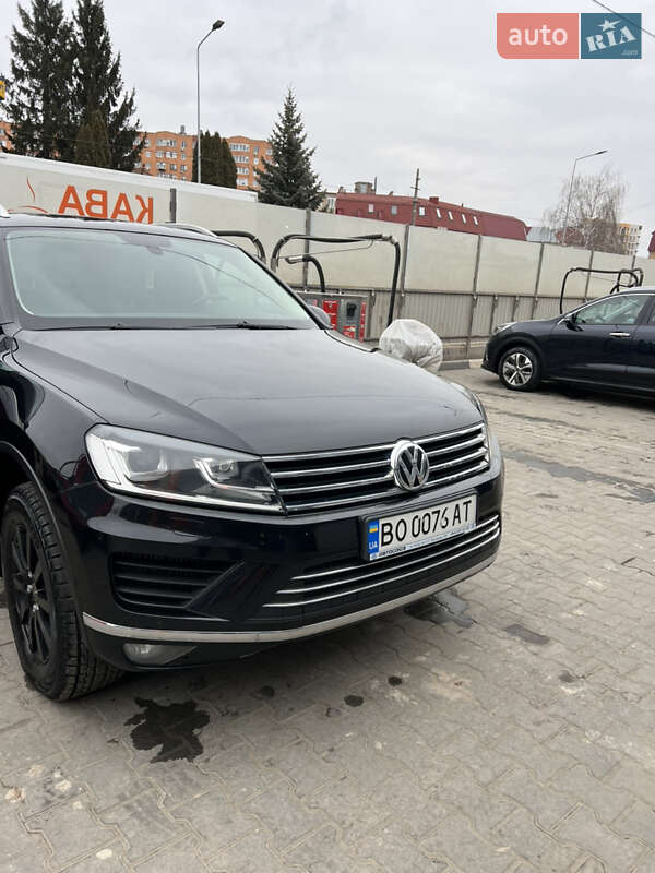 Внедорожник / Кроссовер Volkswagen Touareg 2017 в Тернополе