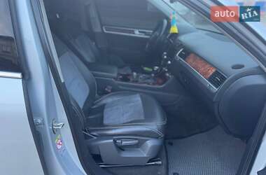 Внедорожник / Кроссовер Volkswagen Touareg 2012 в 