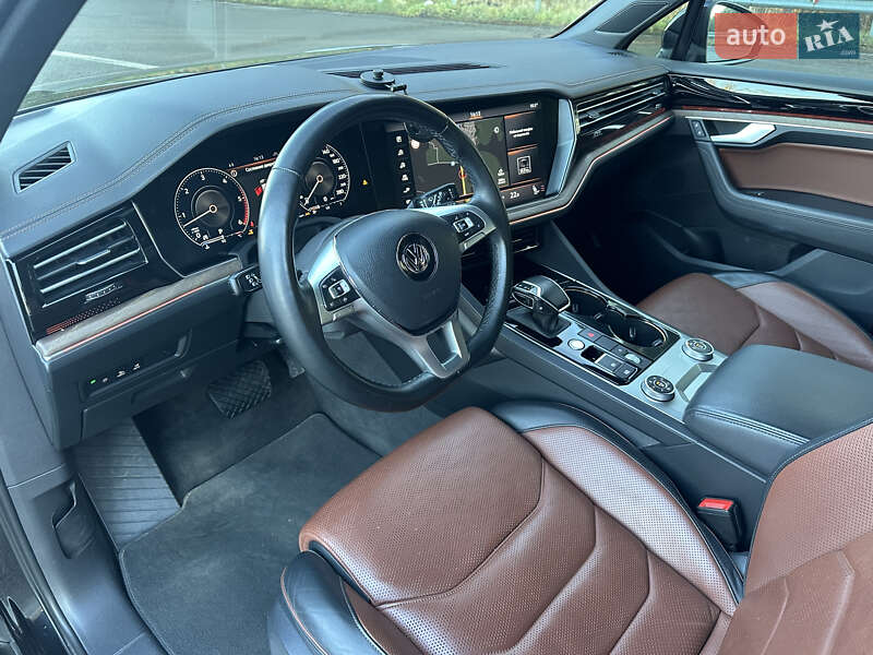 Внедорожник / Кроссовер Volkswagen Touareg 2018 в Луцке