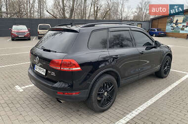 Внедорожник / Кроссовер Volkswagen Touareg 2011 в Киеве