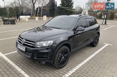 Внедорожник / Кроссовер Volkswagen Touareg 2011 в Киеве