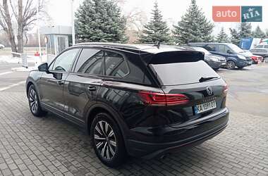 Позашляховик / Кросовер Volkswagen Touareg 2021 в Києві