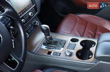 Внедорожник / Кроссовер Volkswagen Touareg 2016 в 
