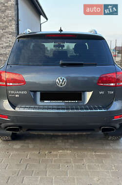Позашляховик / Кросовер Volkswagen Touareg 2011 в 