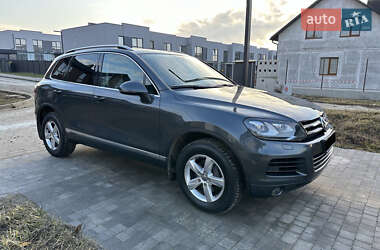 Позашляховик / Кросовер Volkswagen Touareg 2011 в 