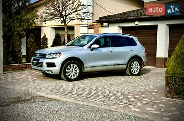 Внедорожник / Кроссовер Volkswagen Touareg 2012 в Николаеве