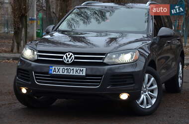 Внедорожник / Кроссовер Volkswagen Touareg 2012 в Харькове