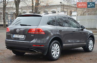 Внедорожник / Кроссовер Volkswagen Touareg 2012 в Харькове