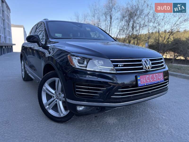 Внедорожник / Кроссовер Volkswagen Touareg 2015 в Львове