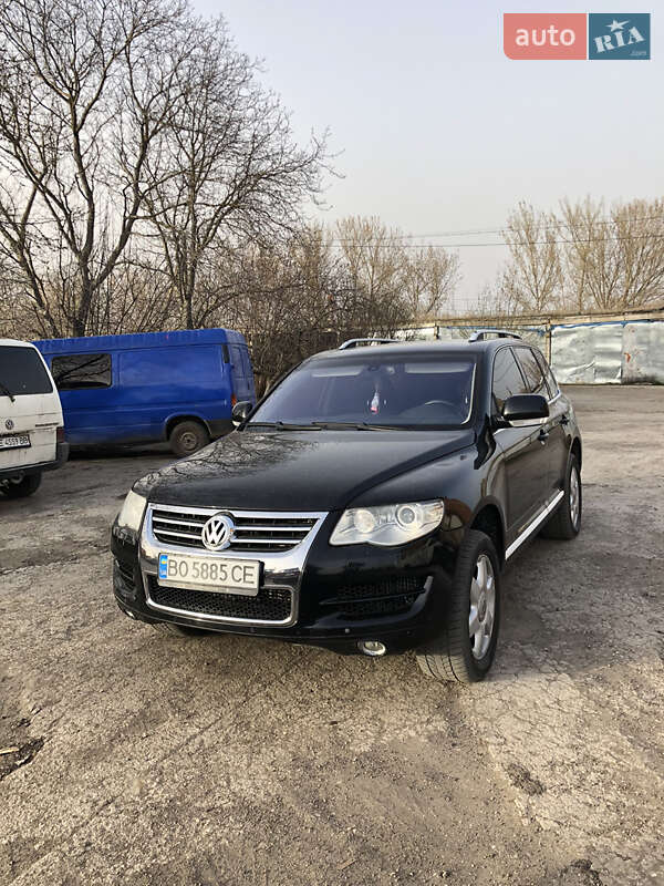 Внедорожник / Кроссовер Volkswagen Touareg 2006 в Черновцах