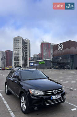 Внедорожник / Кроссовер Volkswagen Touareg 2013 в 