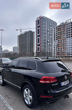 Внедорожник / Кроссовер Volkswagen Touareg 2013 в 