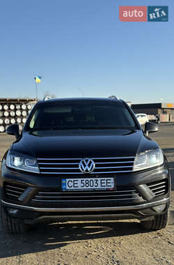 Позашляховик / Кросовер Volkswagen Touareg 2016 в Чернівцях