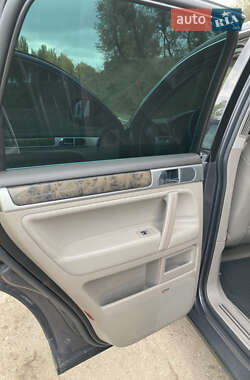 Внедорожник / Кроссовер Volkswagen Touareg 2007 в 