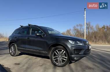 Внедорожник / Кроссовер Volkswagen Touareg 2015 в 