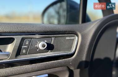 Внедорожник / Кроссовер Volkswagen Touareg 2015 в 