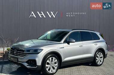 Позашляховик / Кросовер Volkswagen Touareg 2019 в Львові