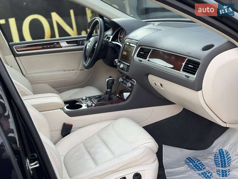 Внедорожник / Кроссовер Volkswagen Touareg 2017 в Дрогобыче