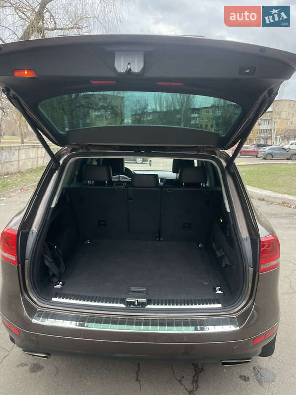 Внедорожник / Кроссовер Volkswagen Touareg 2010 в Кривом Роге