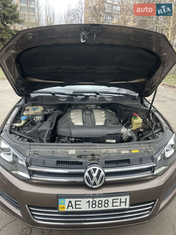 Внедорожник / Кроссовер Volkswagen Touareg 2010 в Кривом Роге