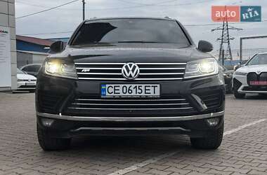 Позашляховик / Кросовер Volkswagen Touareg 2015 в Чернівцях